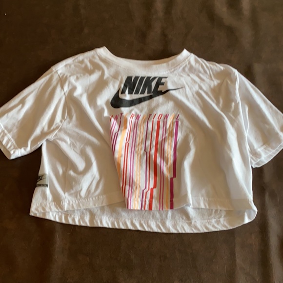 Women’s 9 Shirt Bundle (Nike, Vans, etc.) - Picture 7 of 10